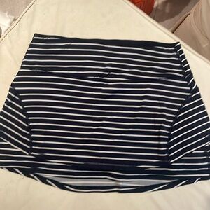 Navy and white Athleta skort/tennis skirt
